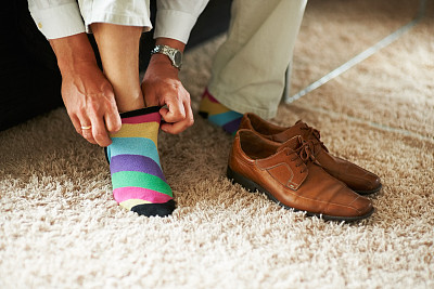 Hoe canvasschoenen en sokken bij elkaar te passen