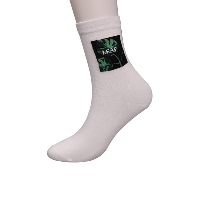 Zacht gesponnen zijde, nylon omwikkeld met spandex imitatie 3D-geprinte jacquard, met de hand gestikte herfst- en winterherensokken WSD2850