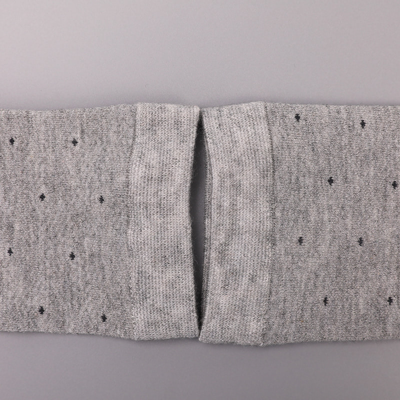 Zacht gesponnen zijde, nylon omwikkeld met ammoniak, onzichtbare ruitvormige jacquard met kleine stippen, handgenaaide winter dikke herensokken WSD2851