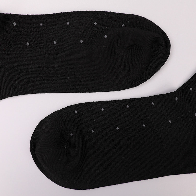 Zacht gesponnen zijde, nylon omwikkeld met ammoniak, onzichtbare ruitvormige jacquard met kleine stippen, handgenaaide winter dikke herensokken WSD2851