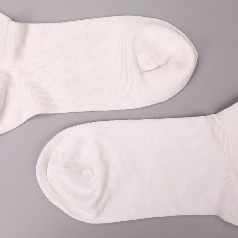 Zacht gesponnen zijde, nylon omwikkeld met spandex imitatie 3D-geprinte jacquard, met de hand gestikte herfst- en winterherensokken WSD2850