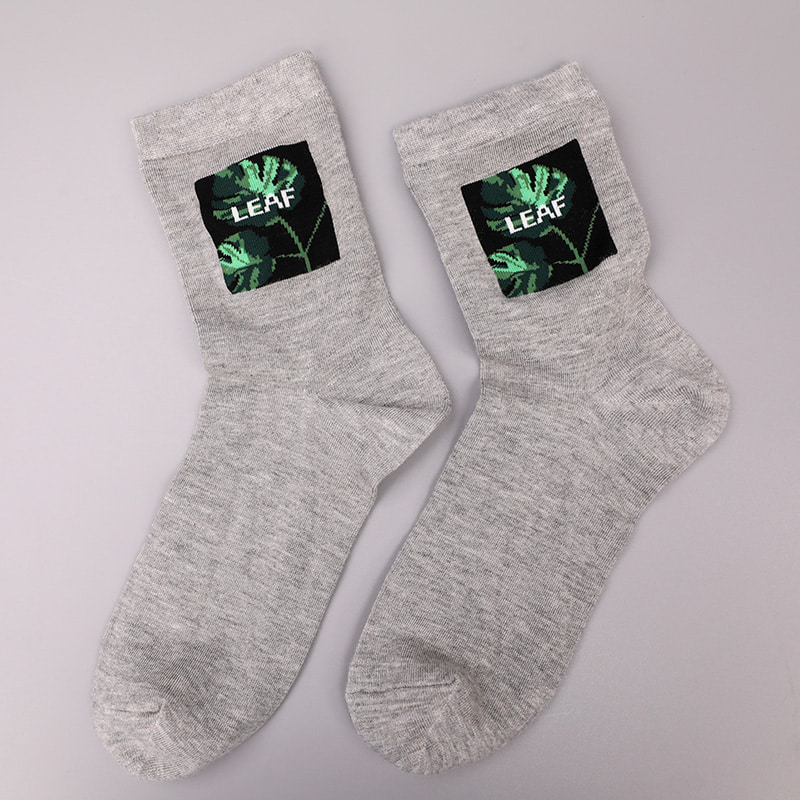 Zacht gesponnen zijde, nylon omwikkeld met spandex imitatie 3D-geprinte jacquard, met de hand gestikte herfst- en winterherensokken WSD2850