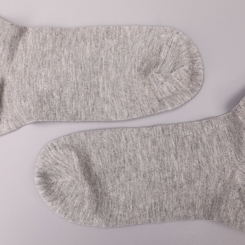 Zacht gesponnen zijde, nylon omwikkeld met spandex imitatie 3D-geprinte jacquard, met de hand gestikte herfst- en winterherensokken WSD2850