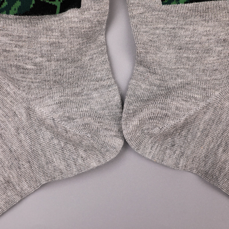 Zacht gesponnen zijde, nylon omwikkeld met spandex imitatie 3D-geprinte jacquard, met de hand gestikte herfst- en winterherensokken WSD2850